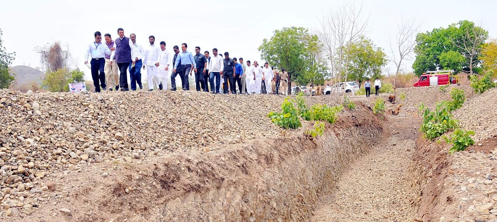 Devendra Fadnavis water development projects in Maharashtra