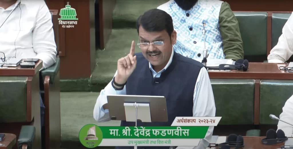 Devendra fadnavis explaining Budget
