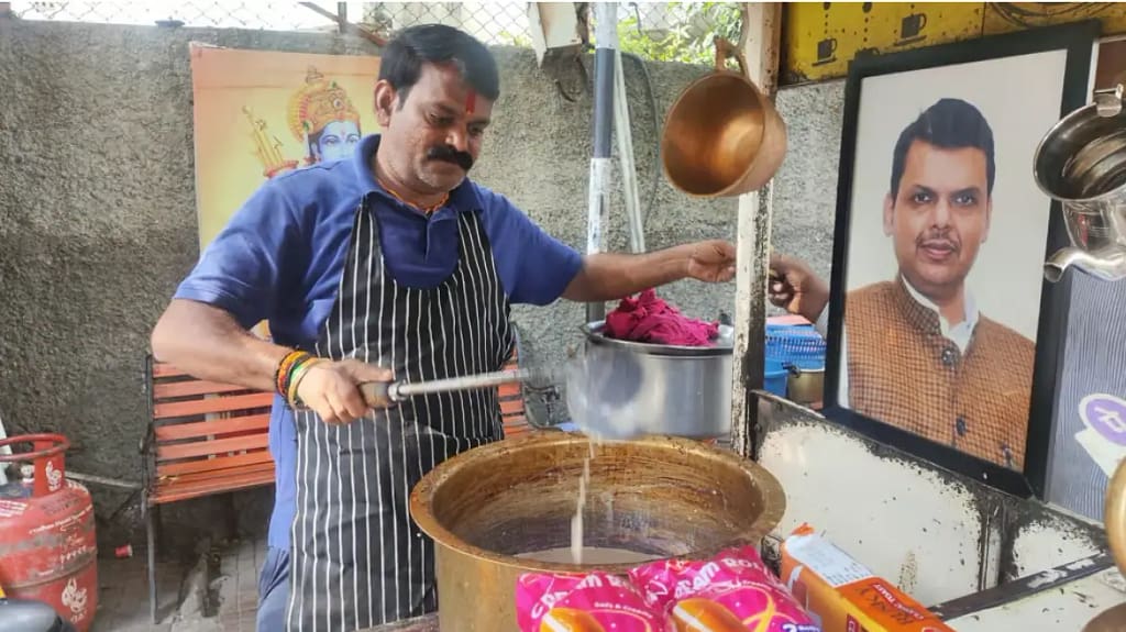 देवेंद्र फडणवीसांचे चहावाल्याला आमंत्रण