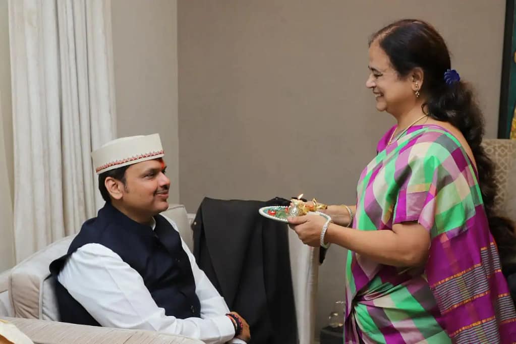 लाडक्या बहिण - Devendra with Bhavna mam.