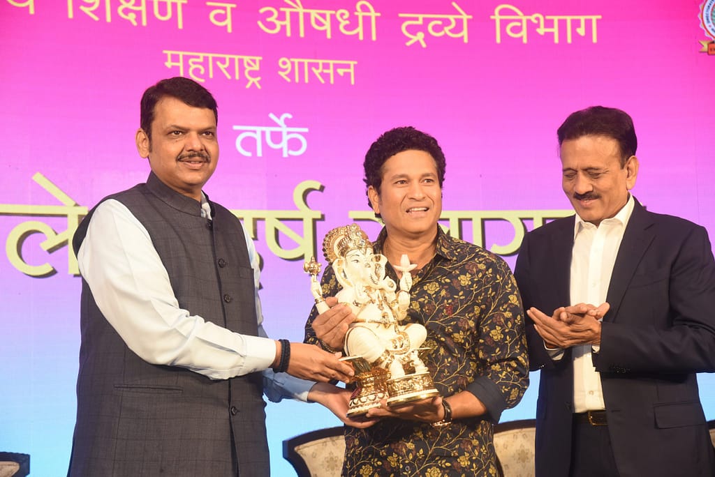 Devendra Fadnavis Oral Health Campaign