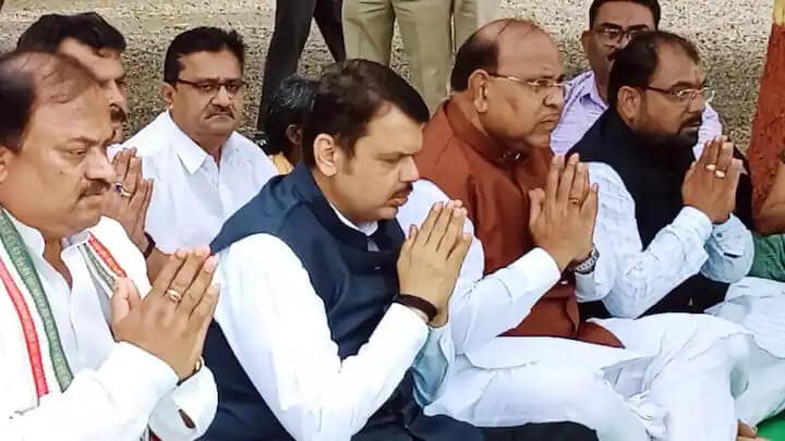 ज्येष्ठ अभिनेते रमेश देव यांना देवेंद्र फडणवीस यांची श्रद्धांजली